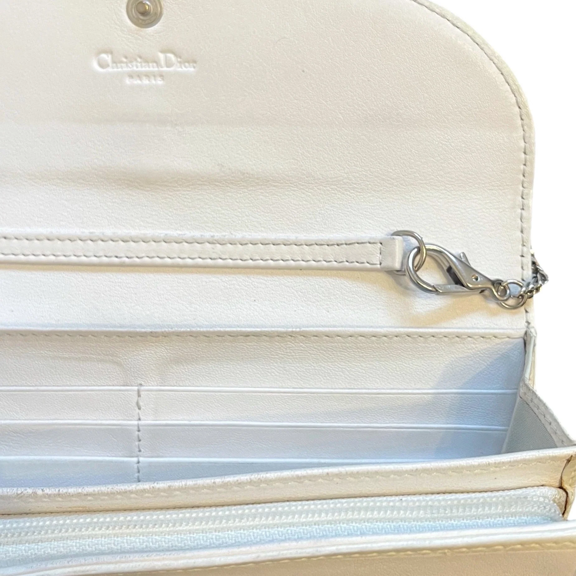 Dior White Wallet On chain - Image 3