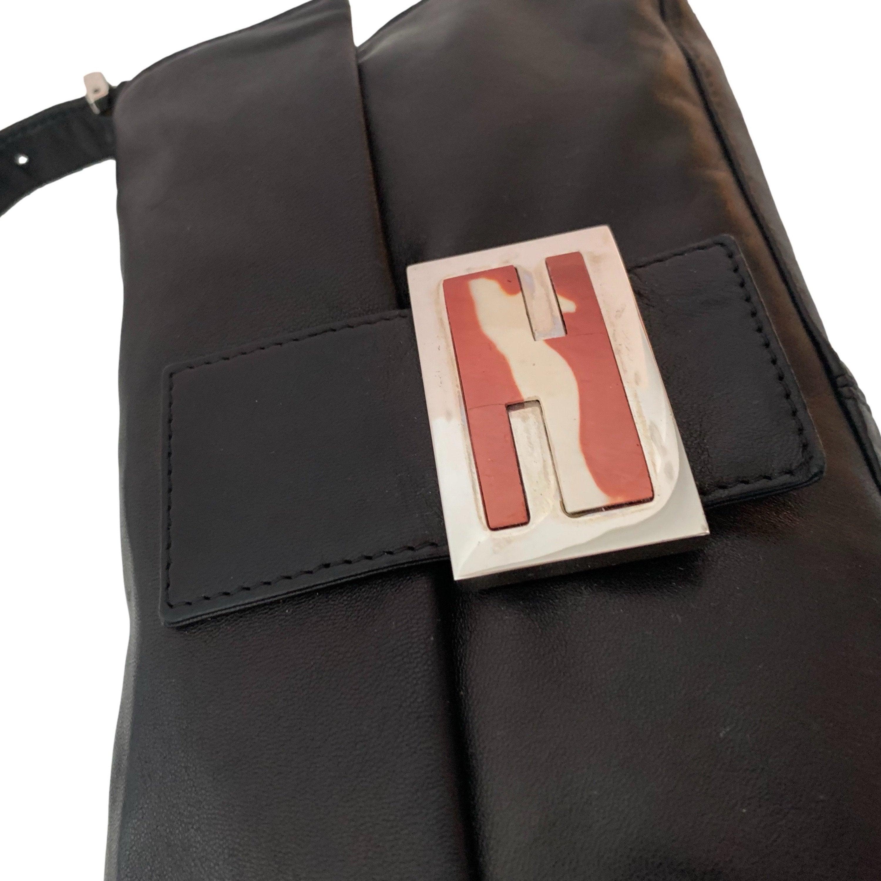 Fendi Black Leather Logo Baguette Bag - Image 2