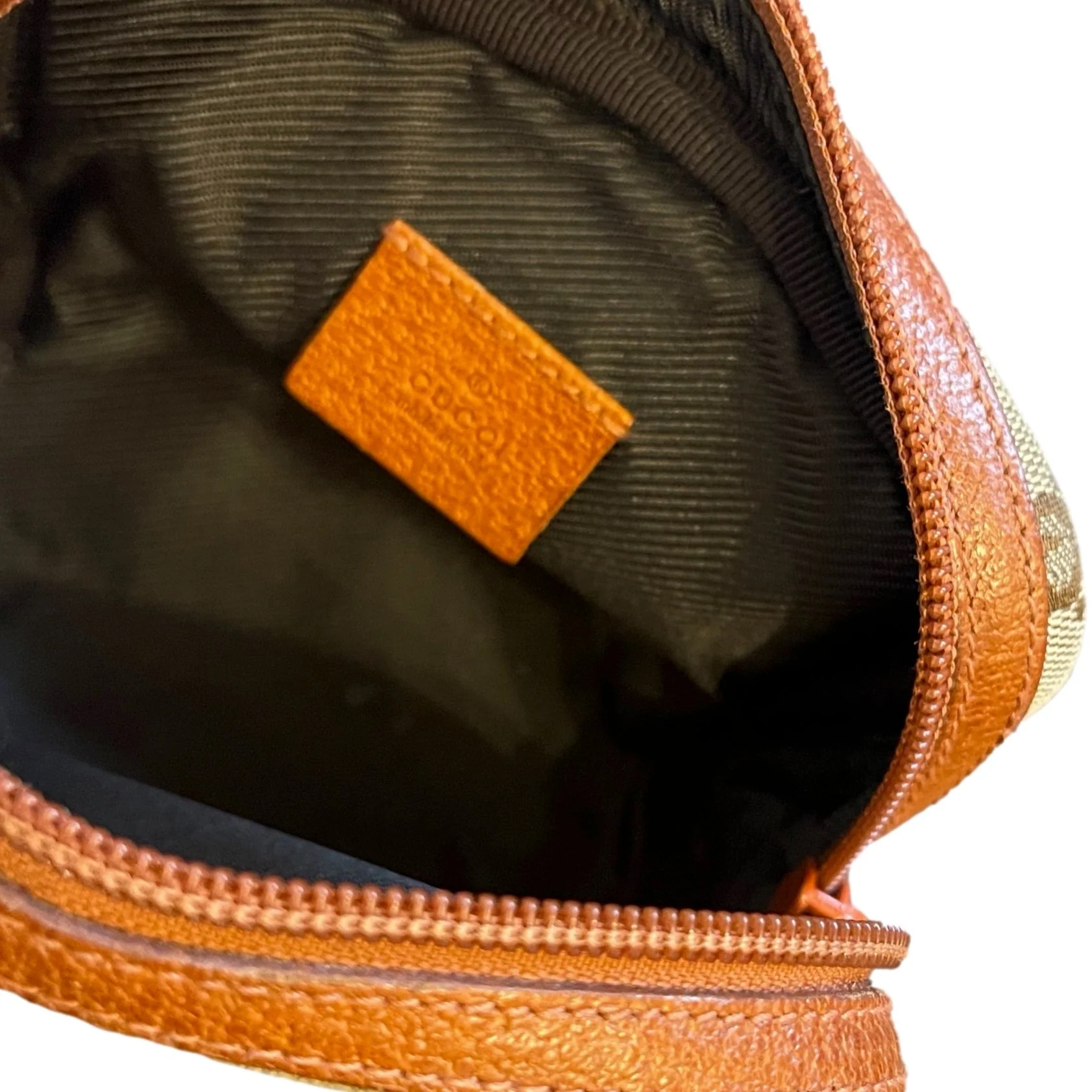Gucci Brown Mini Logo Pouch - Image 2