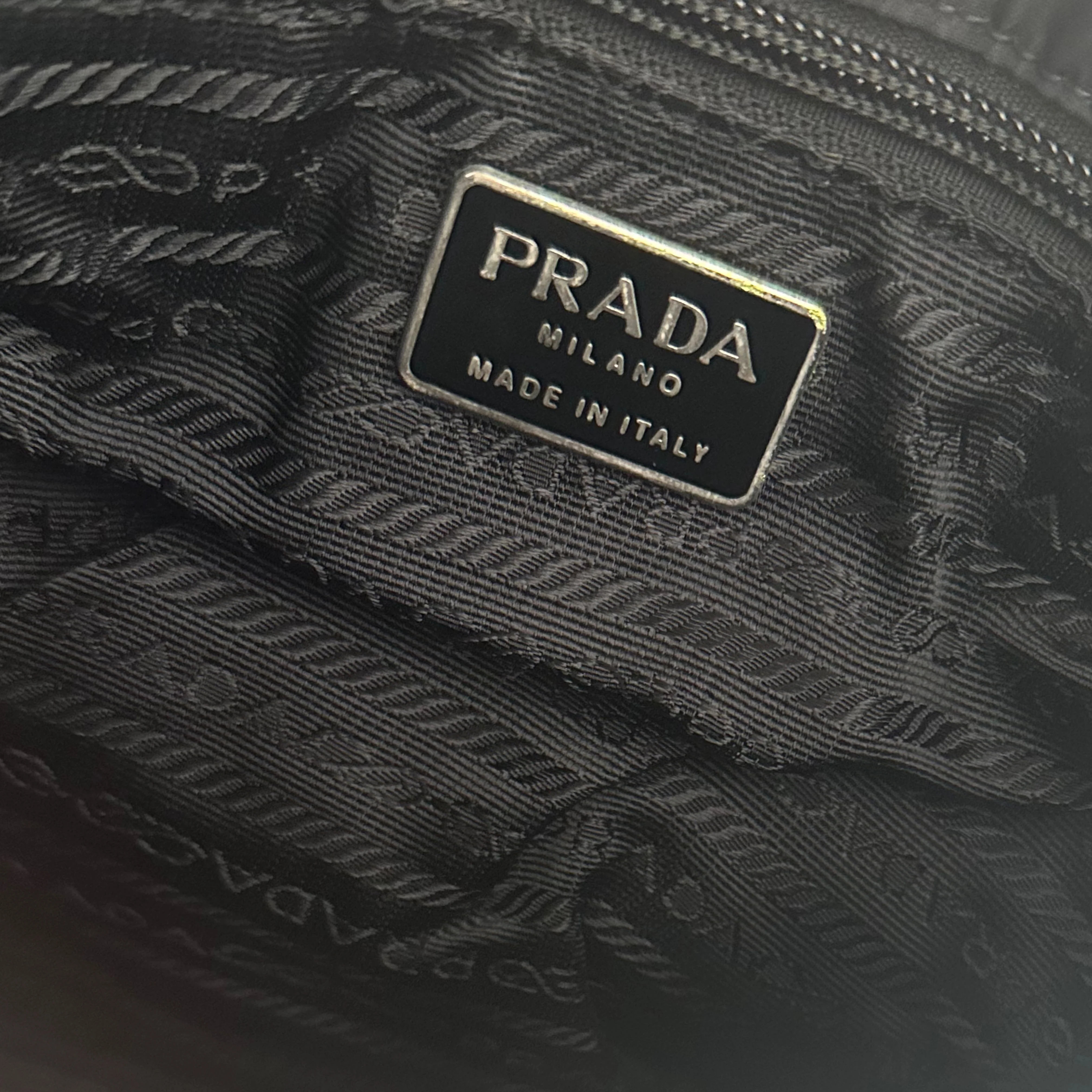 Prada Black Snakeskin Chain Bag - Image 4